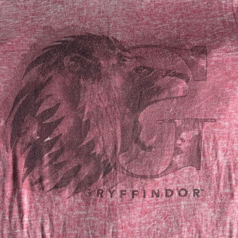 Gryffindor Red Short Sleeve Men's Tee - Picture 2 of 3